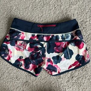 Lululemon shorts with liner